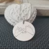 Lantisor cu pandantiv banut cu 2 maini gravate - Promisiune - Pinky promise - Argint 925-Pentru cei dragi-Personalizate >> Ocazie >> Pentru cei dragi