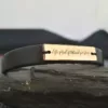 Bratara Placuta gravata Text - Aur Galben 14k - piele-Bratari din Aur Personalizate-Personalizate >> Tip Bijuterie >> Pentru el