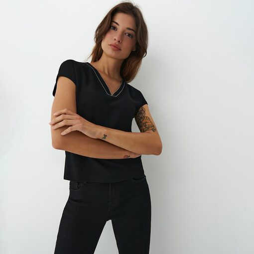 Mohito - Bluză cu decolteu decorativ - Negru-All > blouses