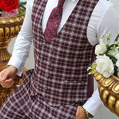 Compleu barbati slim fit vesta si pantalon visiniu in patratele bej CU116 2