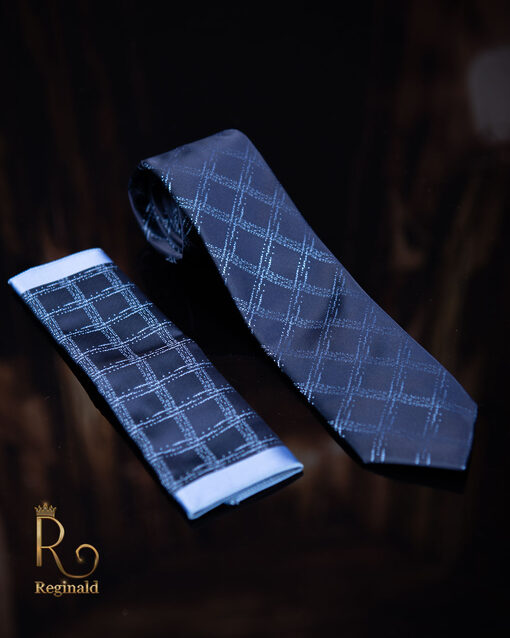 Cravata cu batista