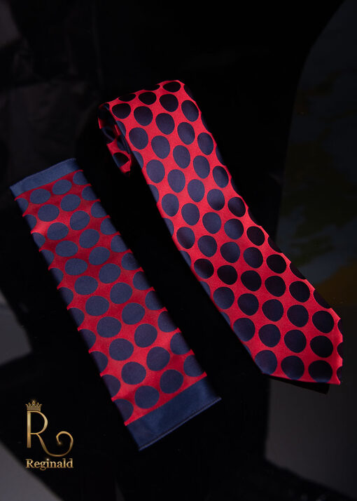 Cravata cu batista