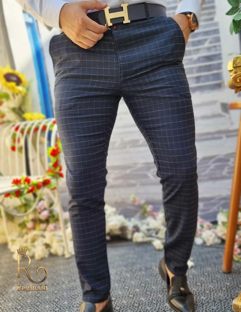 Pantaloni de barbati bleumarin in patratele