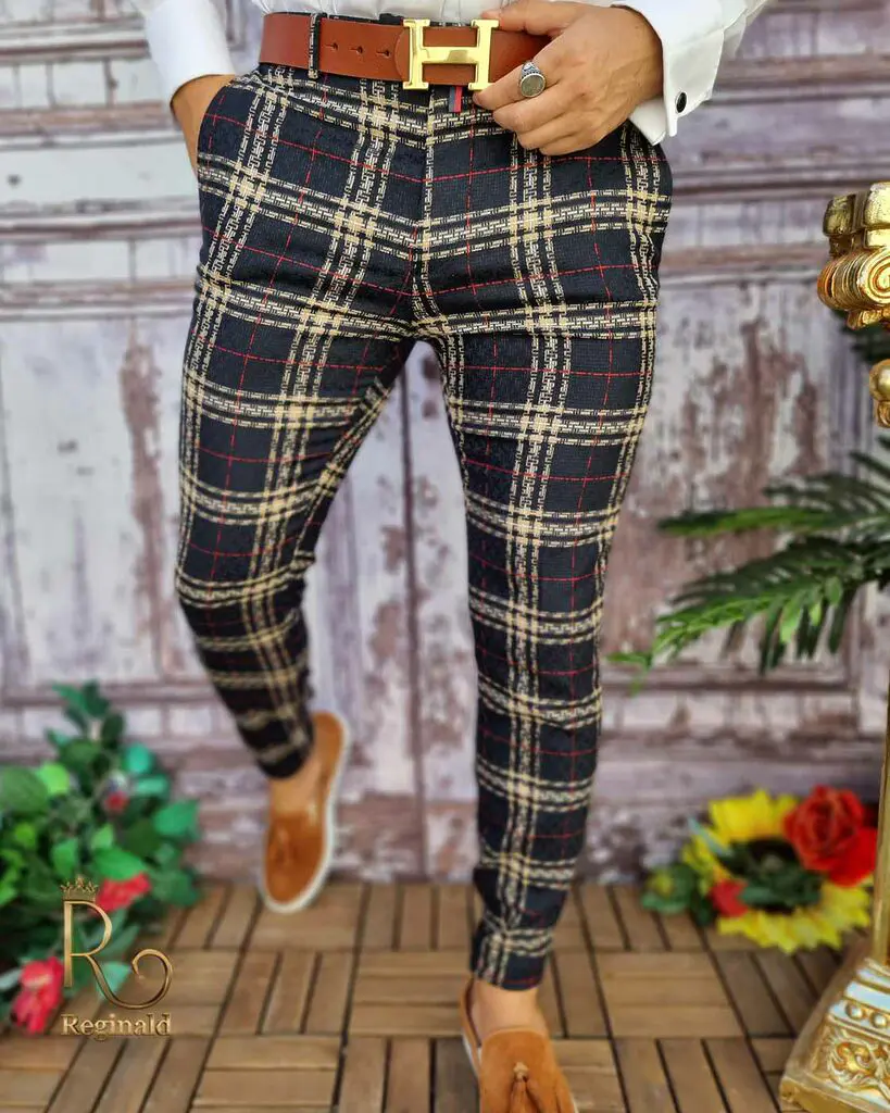 Pantaloni eleganti de barbati