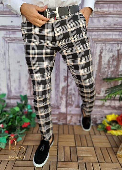 Pantaloni eleganti de barbati