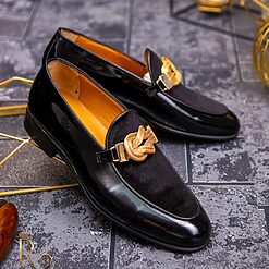 Pantofi Loafers de barbati din piele naturala negri cu accesoriu auriu P1358 2