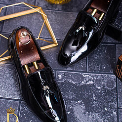 Pantofi de barbati LOAFERS piele neagra lacuita si ciucuri P105 5