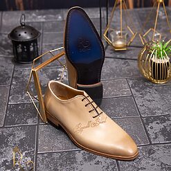 Pantofi eleganți de bărbați din piele naturala