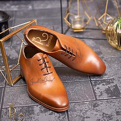 Pantofi eleganți de bărbați din piele naturala