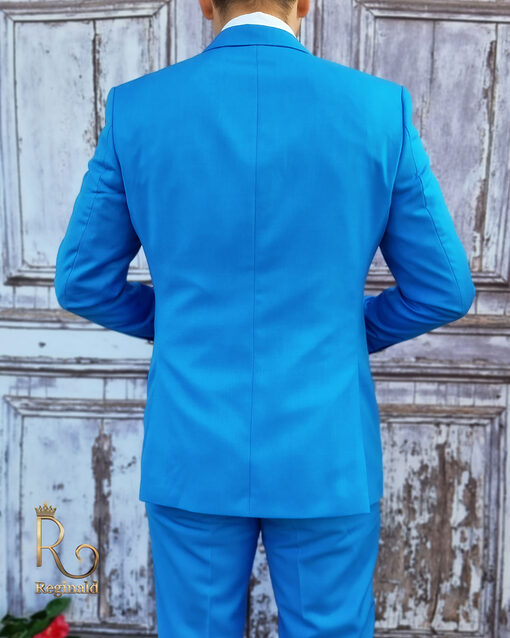 Costum bleu cu butoni metalici: Sacou