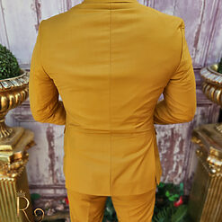 Costum galben mustar cu butoni aurii: Sacou