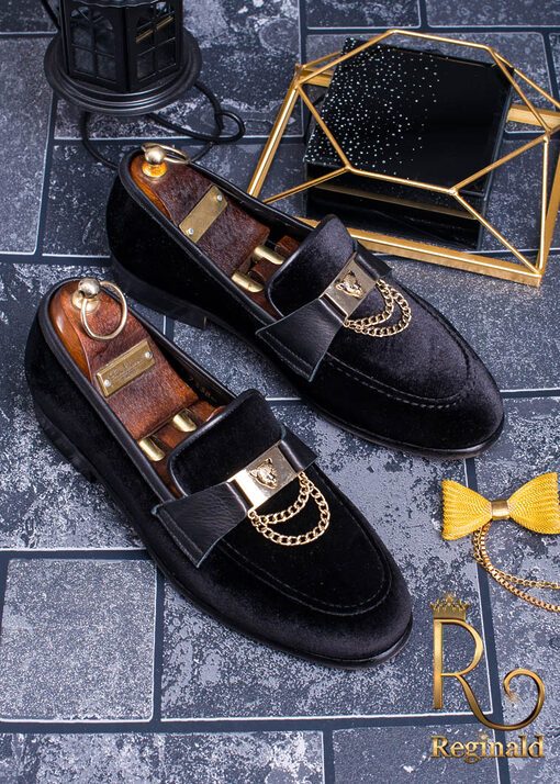 Mocasini/Loafers negri din catifea cu accesoriu metalic auriu - P1057-Pantofi