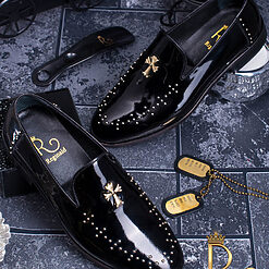 Pantofi Loafers din piele naturala lacuita cu tinte metalice aurii P1033 5