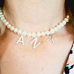 Lantisor cu Perle - Simfonia unui nume - Model sirag perle cu 3 initiale - Argint 925-Colectii >> Comori Perlate