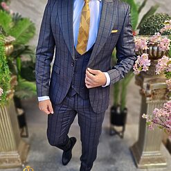 Costum gri in carouri bleumarin set 3 piese C4430 4