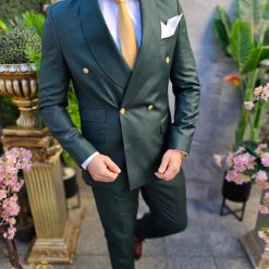 verde cu butoni aurii