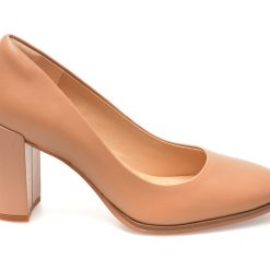 Pantofi CLARKS nude