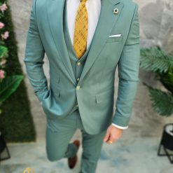 Costum de barbati Verde cu nasturi aurii Sacou Vesta si Pantalon C4679 3