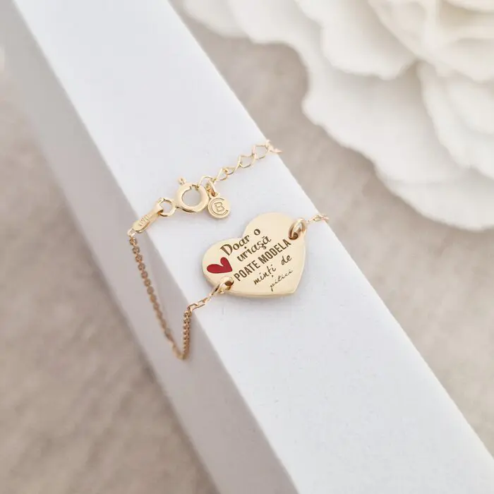 Bratara personalizata - Educatoare/Invatatoare - Inima decorata cu email - Argint 925 placat cu Aur Galben 18K - cu lantisor-Personalizate >> Tip Bijuterie >> Bijuterii decorate cu email colorat >> Noutati