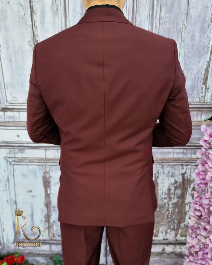 Costum grena cu butoni aurii: Sacou