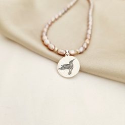 Lantisor cu Perle - Pasarea Colibri - Model sirag perle rice mov cu pandantiv banut - Argint 925-Colectii >> Comori Perlate >> Noutati