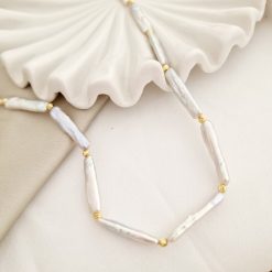 Lantisor cu Perle - Simplitate catifelata - Model sirag de perle stick silver si bilute din Argint 925 placat cu Aur Galben 18K-Colectii >> Comori Perlate >> Noutati