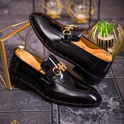 Pantofi Loafers barbatesti piele naturala negri cu accesoriu auriu P1832 4