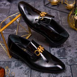 Pantofi Loafers de barbati din piele naturala negri cu accesoriu auriu P1357 5