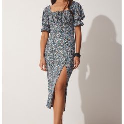 Rochie cu model floral si slit lateral-FEMEI-IMBRACAMINTE/Rochii