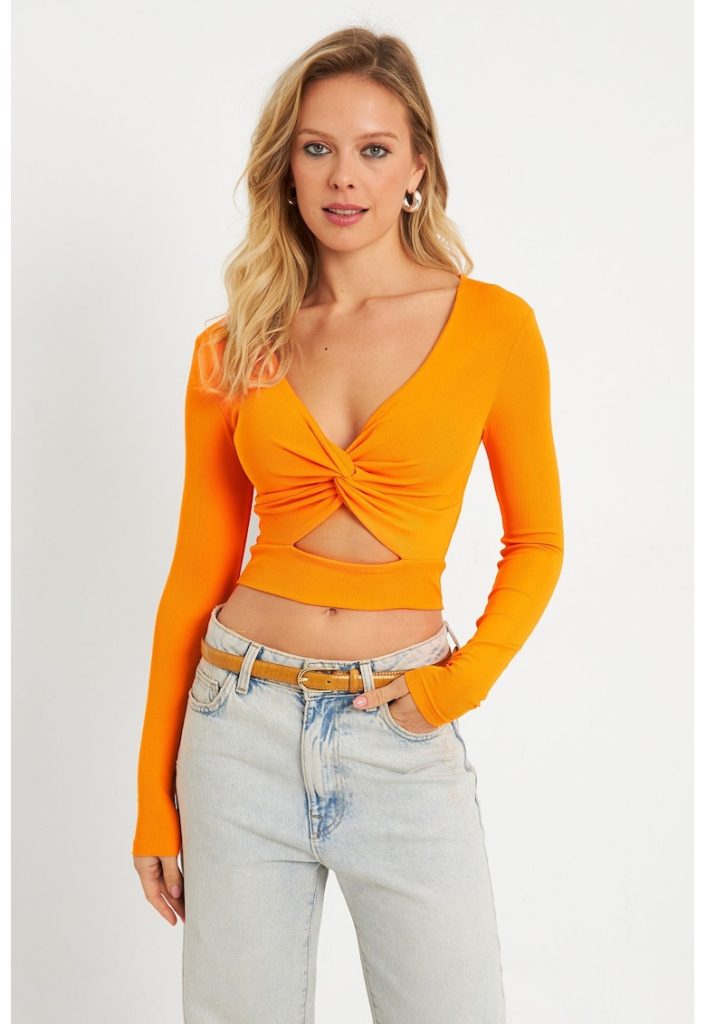 Bluza crop cu decupaj-FEMEI-IMBRACAMINTE/Bluze