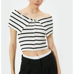 Bluza crop cu dungi si decolteu pe umeri-FEMEI-IMBRACAMINTE/Bluze