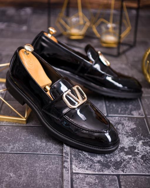 Pantofi de bărbați / Loafers din piele lacuita cu accesoriu- P1831-Pantofi