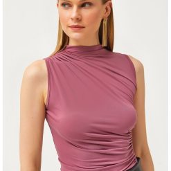 Top crop cu drapaje-FEMEI-IMBRACAMINTE/Bluze