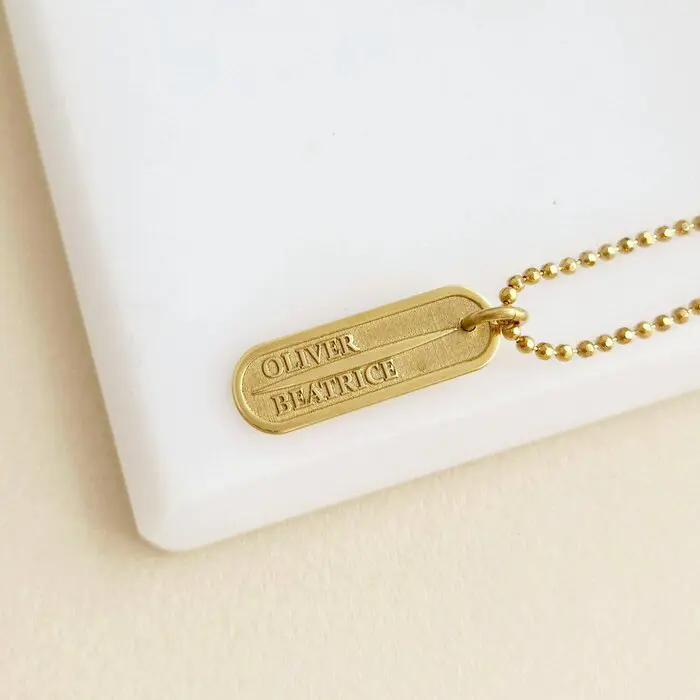 Lant barbatesc - Vector al Directiei - Personalizat nume in relief - Argint 925 placat cu Aur Galben 18K-Argint >> Lantisoare Argint personalizate >> Noutati