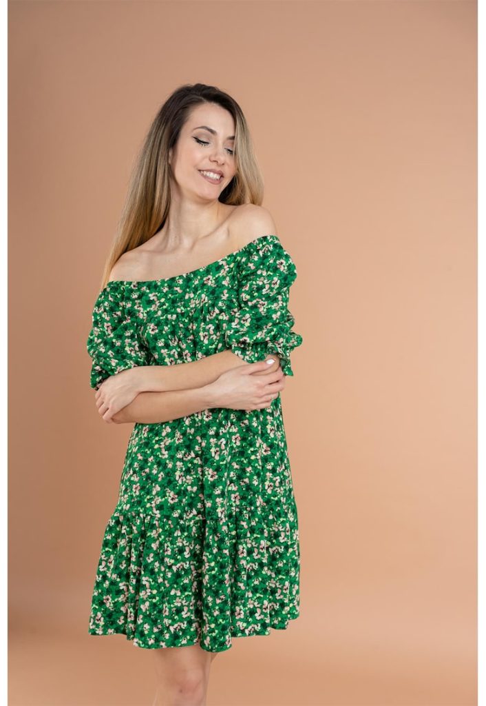 Rochie mini cu imprimeu si decolteu pe umeri Rosemary-FEMEI-IMBRACAMINTE/Rochii