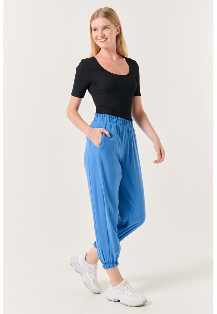 Pantaloni jogger crop din amestec de modal-FEMEI-IMBRACAMINTE/Pantaloni si colanti