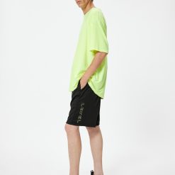Pantaloni scurti cu snur de ajustare si buzunare laterale-BARBATI-IMBRACAMINTE/Pantaloni si colanti