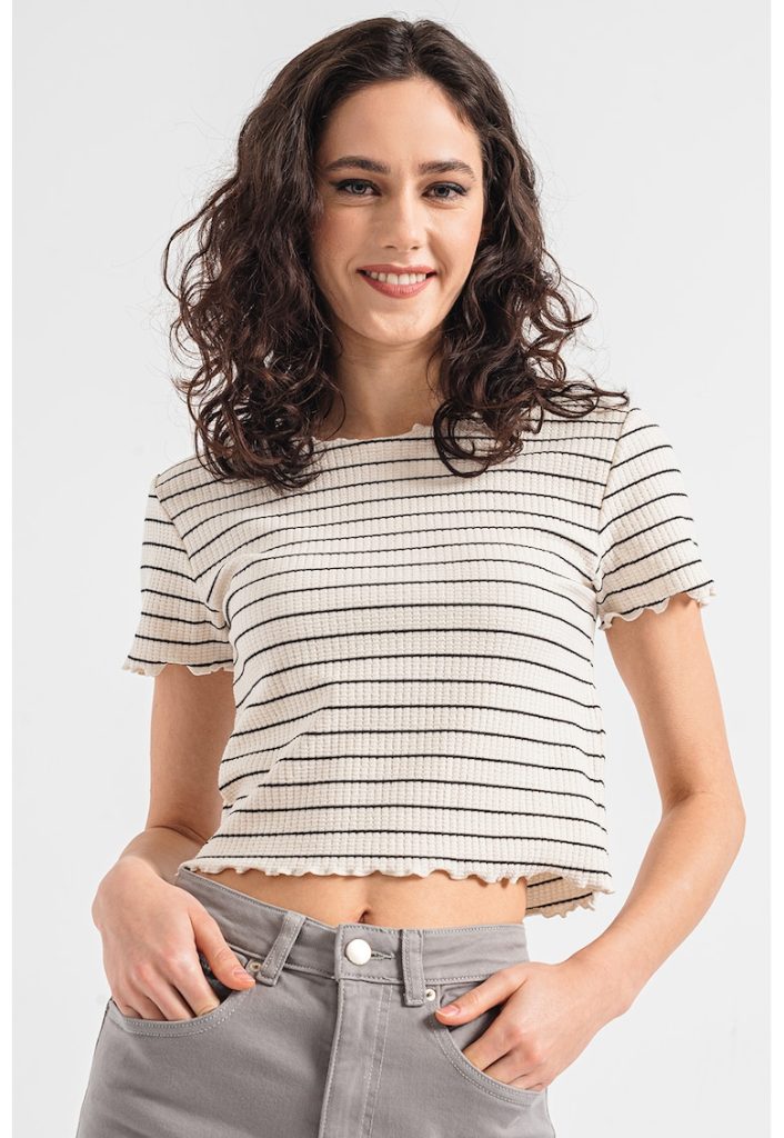 Tricou crop cu model in dungi-FEMEI-IMBRACAMINTE/Tricouri si maiouri