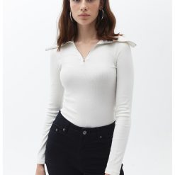 Bluza cu fermoar scurt si striatii-FEMEI-