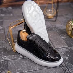 Tenisi de barbati cu talpa inalta negri cu talpa alba lacuiti – AD636 5