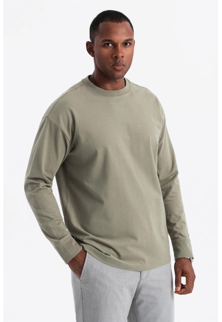 Bluza lejera cu decolteu la baza gatului-BARBATI-IMBRACAMINTE/Bluze