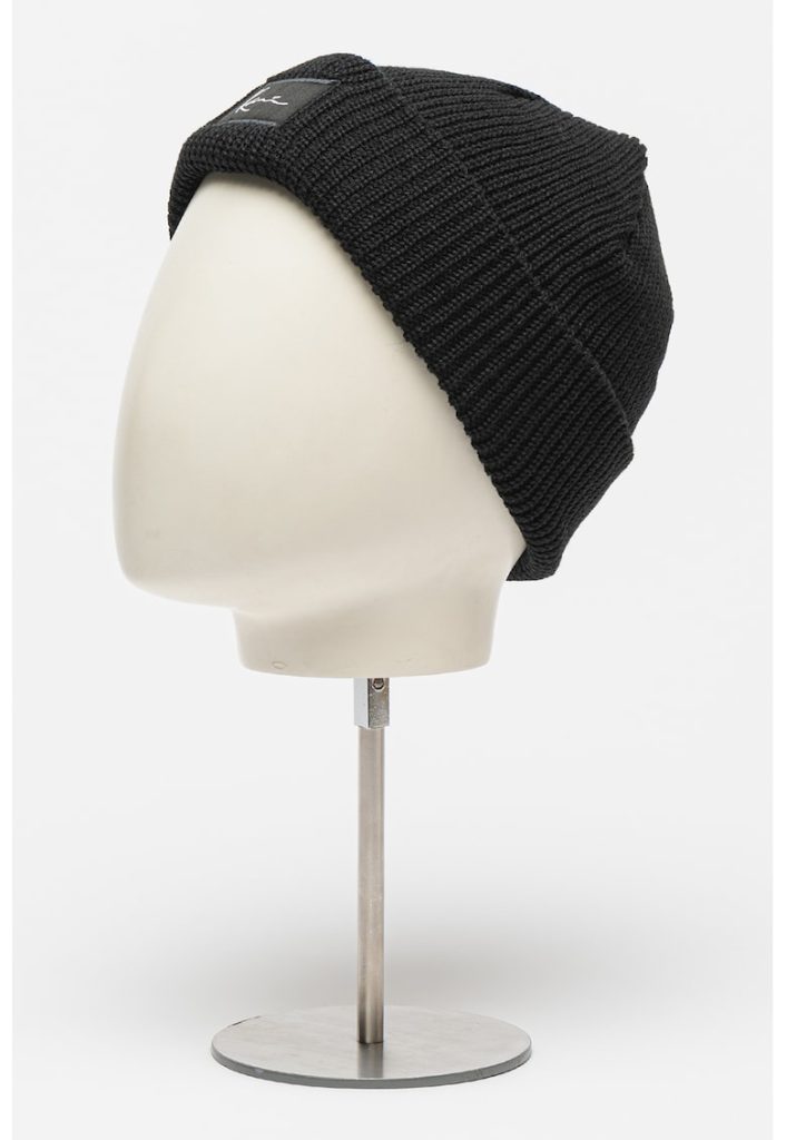 Caciula unisex cu detaliu logo-FEMEI-
