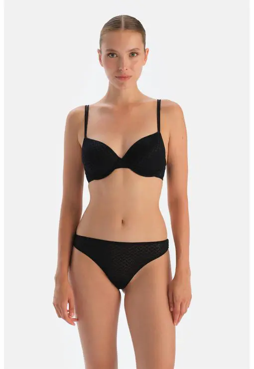Chiloti tanga de dantela-FEMEI-IMBRACAMINTE/Lenjerie intima