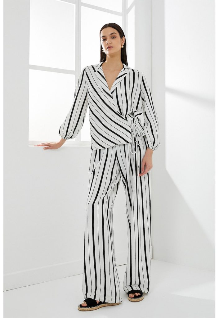 Pantaloni cu croiala ampla si model in dungi-FEMEI-