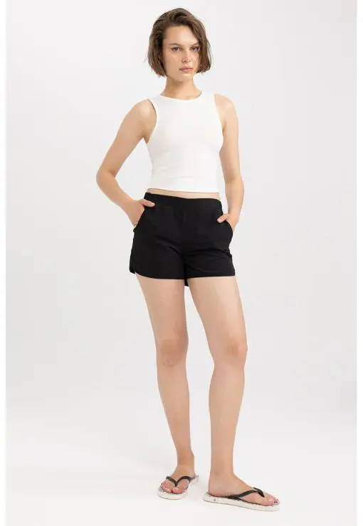 Pantaloni scurti cu buzunare oblice-FEMEI-