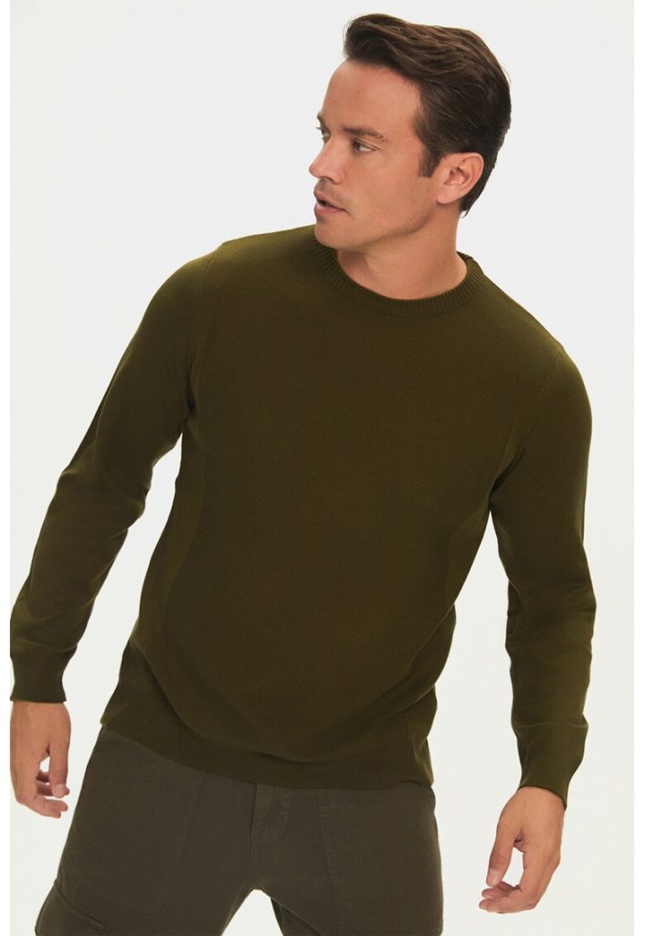 Pulover slim fit cu model uni-BARBATI-IMBRACAMINTE/Pulovere si cardigane