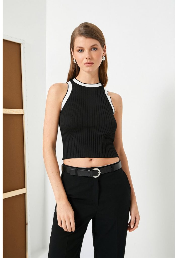 Top crop cu detalii contrastante-FEMEI-