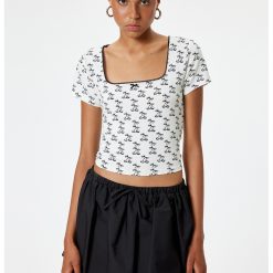 Tricou crop cu imprimeu cu fructe si decolteu patrat-FEMEI-