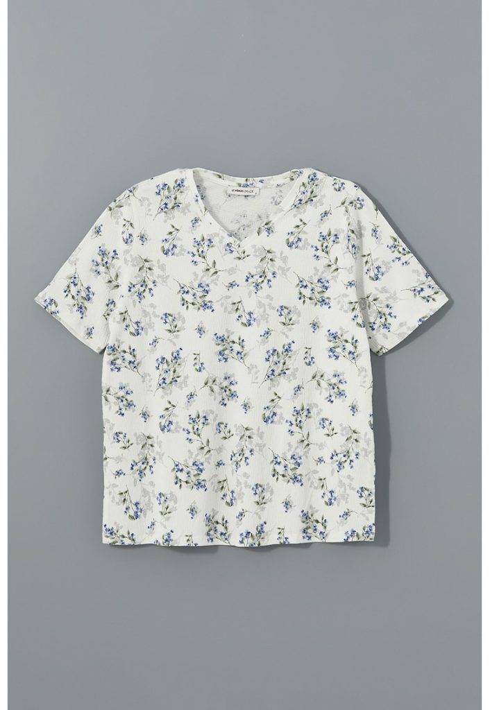 Tricou cu decolteu in V si model floral-FEMEI-IMBRACAMINTE/Tricouri si maiouri