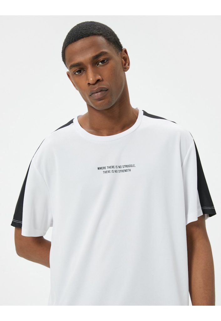 Tricou cu decolteu la baza gatului-BARBATI-IMBRACAMINTE/Tricouri si maiouri
